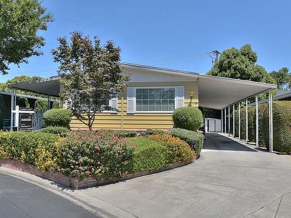 2nd image of 121 Quail Hollow Dr