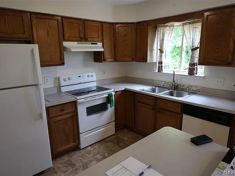 3361 Milcroft Ct — Photo 15