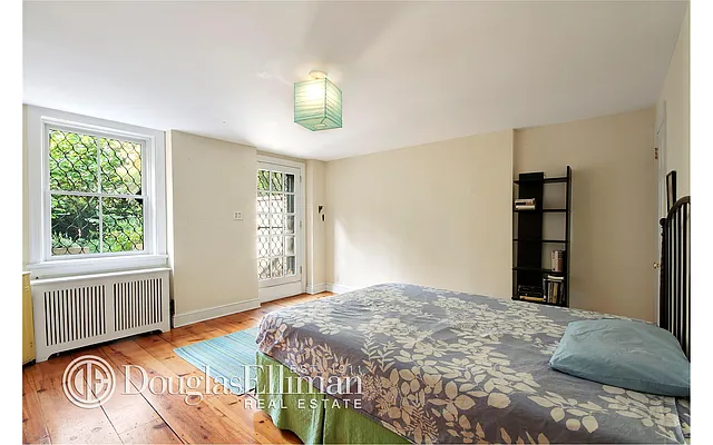 Rented by Douglas Elliman | media 13