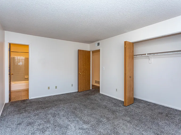 Palmetto Club Apartments — Photo 6