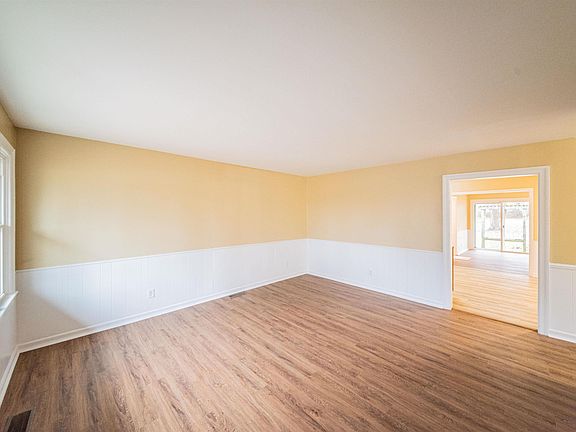 2nd image of 209 Broyles Ave