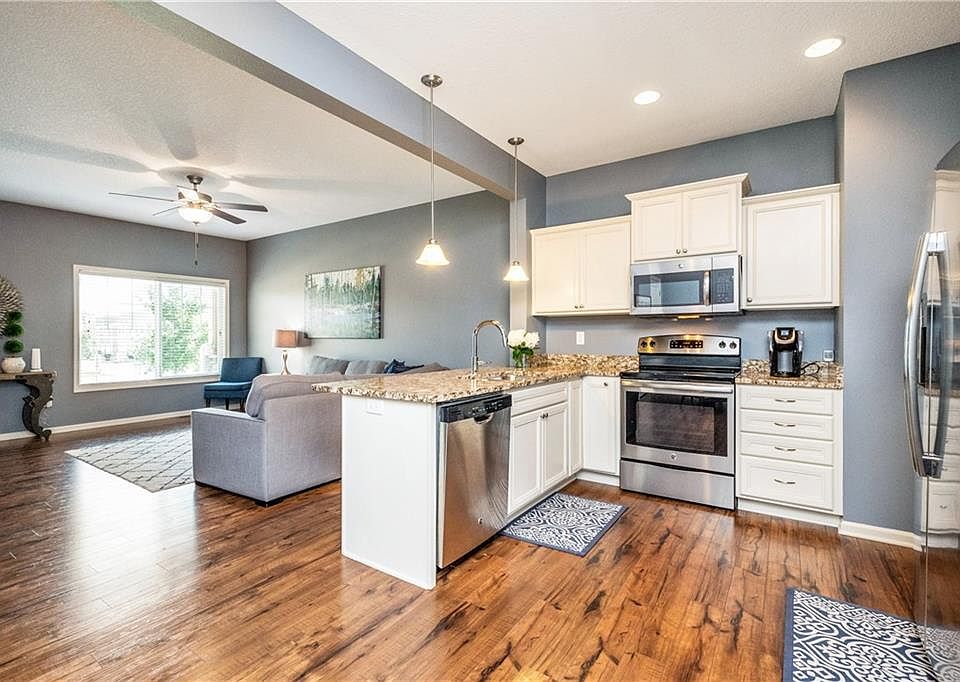 1st image of 126 Cambridge Dr