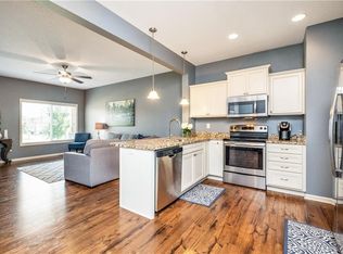 126 Cambridge Dr, West Des Moines, IA 50266