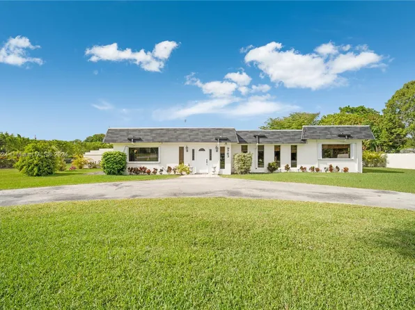 9763 SW 68th St, Miami, FL 33173