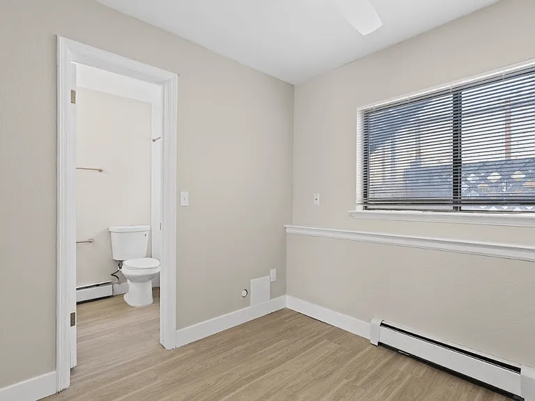 3075 Broadway St — Photo 8