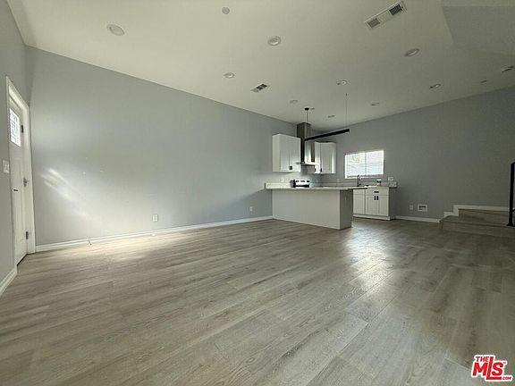 3rd image of 15964 Gault St
