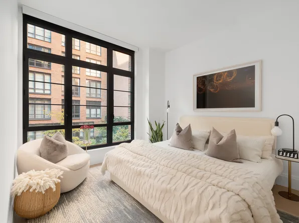 438 East 12th Street image 7 of 21