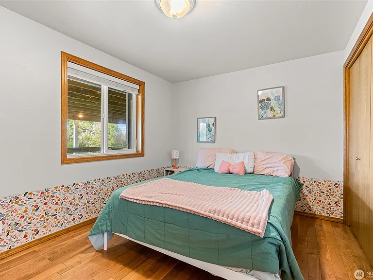 967 Adak Ct SE — Photo 9