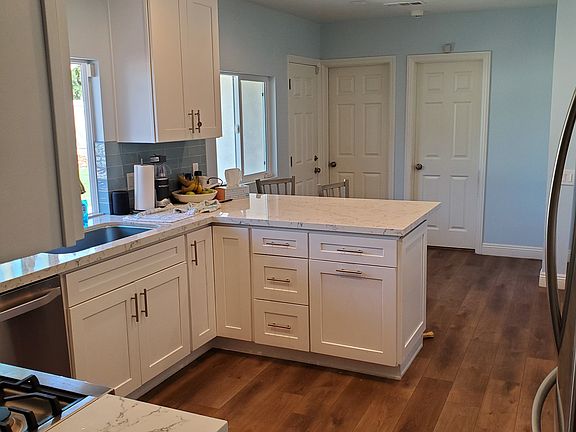 3rd image of 1369 Dover Ave