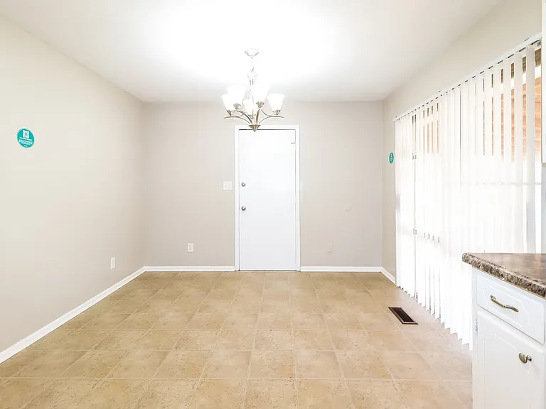 208 Sam Pate Dr — Photo 7