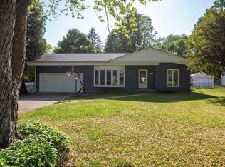 3119 Hillcrest Dr, Cedar Falls, IA
