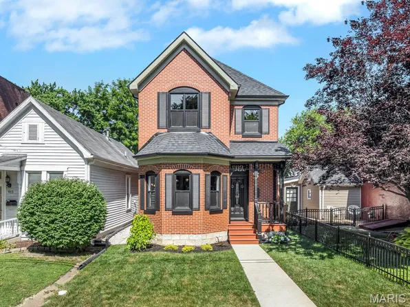 909 S 4th St, Saint Charles, MO 63301
