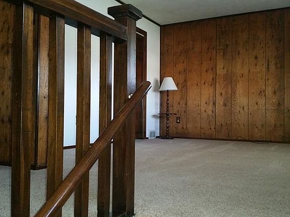 2nd image of 861 Quaker Dr