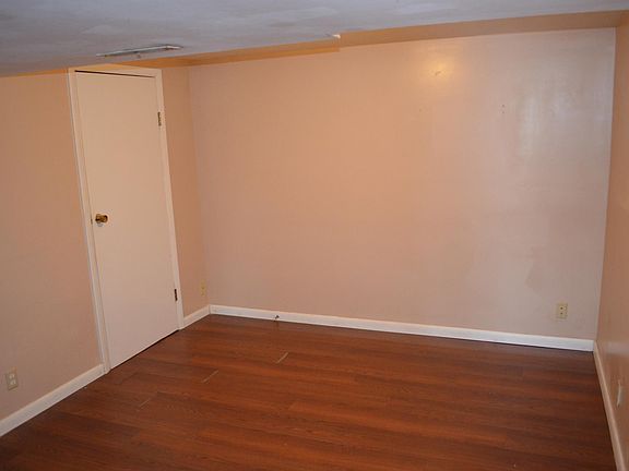 4th image of 19 E Clearview Dr APT F