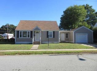 8 Laconia Rd, Cranston, RI 02920