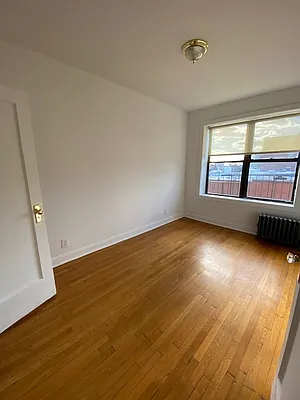 Rented by REALTY QUEST NEW YORK INC | media 7