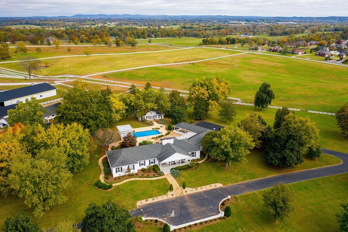 1220 Union St, Shelbyville, TN 37160 Zillow