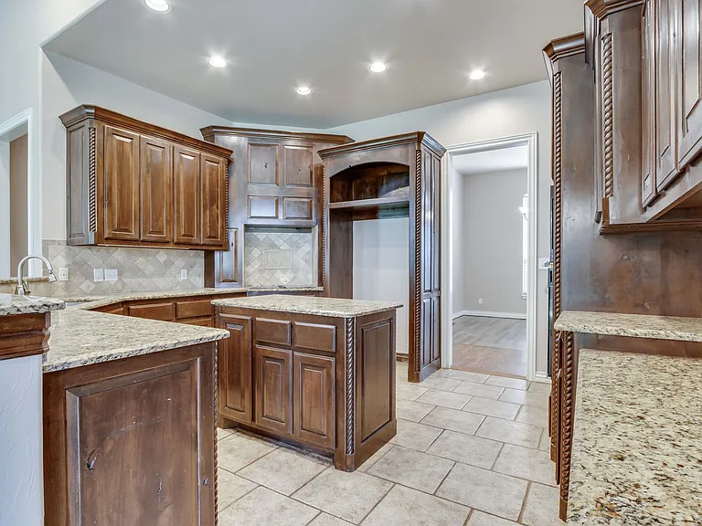 3341 Heritage Green Cir — Photo 19