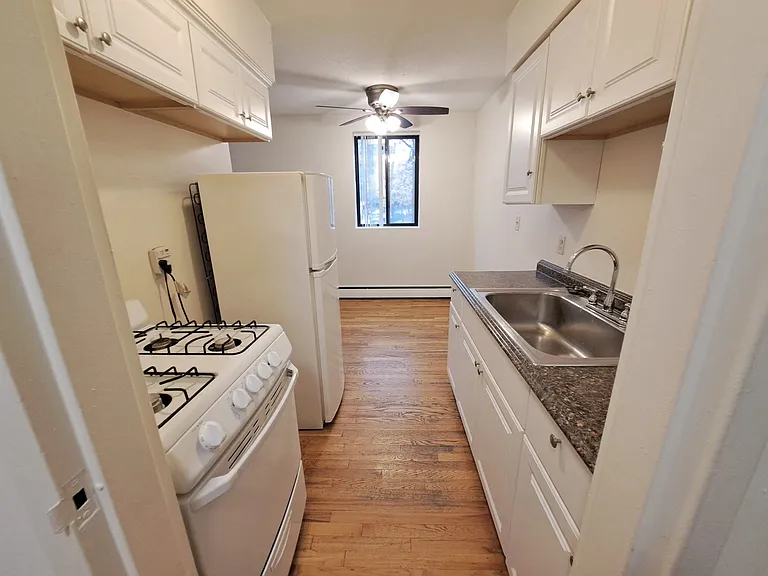 214 Place Apartments — Photo 24