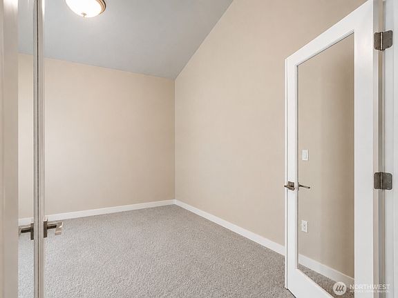 5th image of 9744 Brayden Court SE
