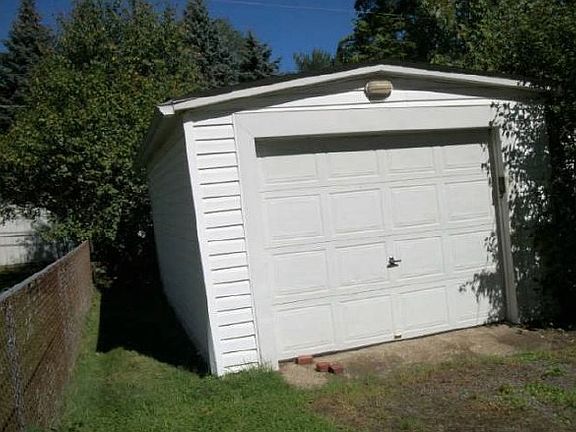 4th image of 41718 Emerson Ct
