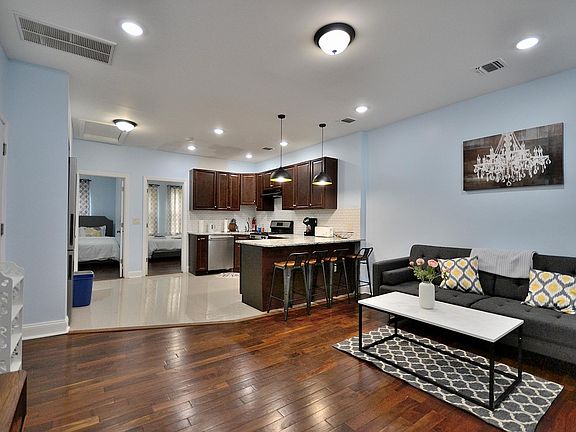3rd image of 294 Ege Ave #3