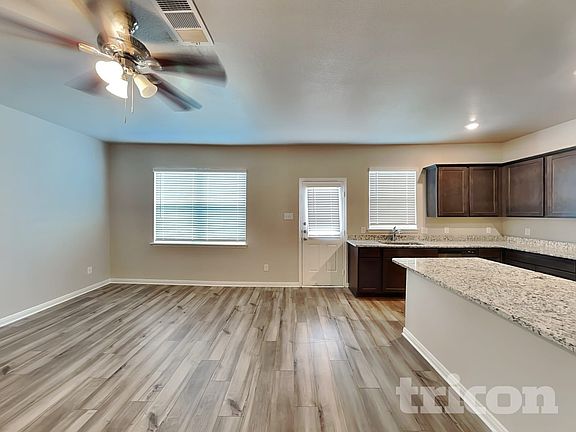 2nd image of 921 Mallorie Ln