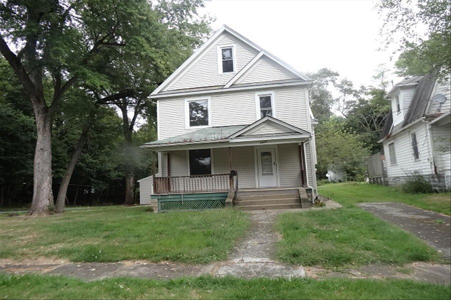 1st image of 3407 Belden Ave