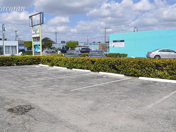 5th image of 326 N Dixie Hwy