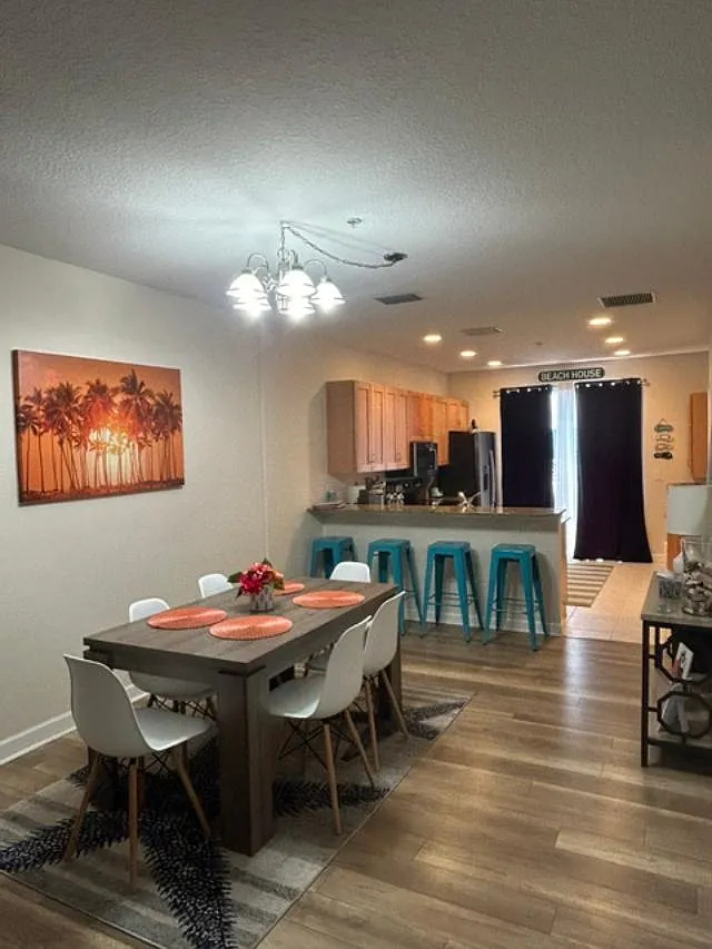 2 bed, 1.5 bath, 1400 sqft, $6,500 — Photo 4