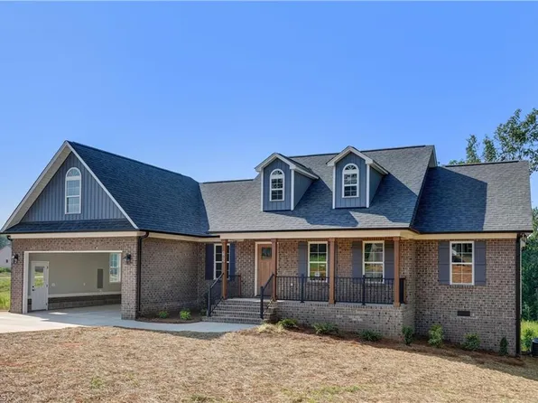 105 Shady Spring Dr, Reidsville, NC 27320
