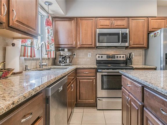 3rd image of 2738 Kumquat Dr