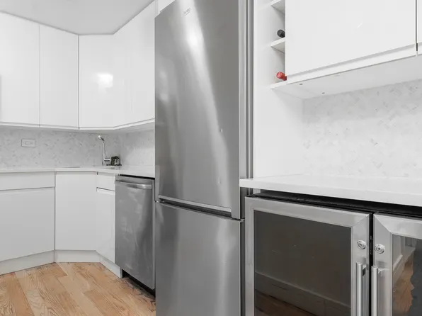 10 West 15th Street image 10 of 18