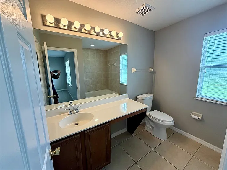 1840 Retreat View Cir — Photo 14