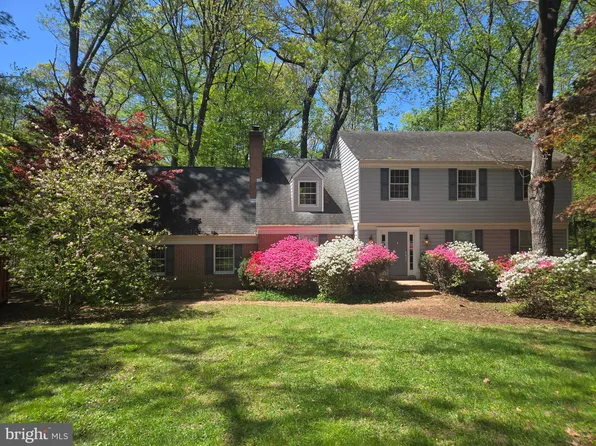 18 Holly Branch Ct, Glen Arm, MD 21057