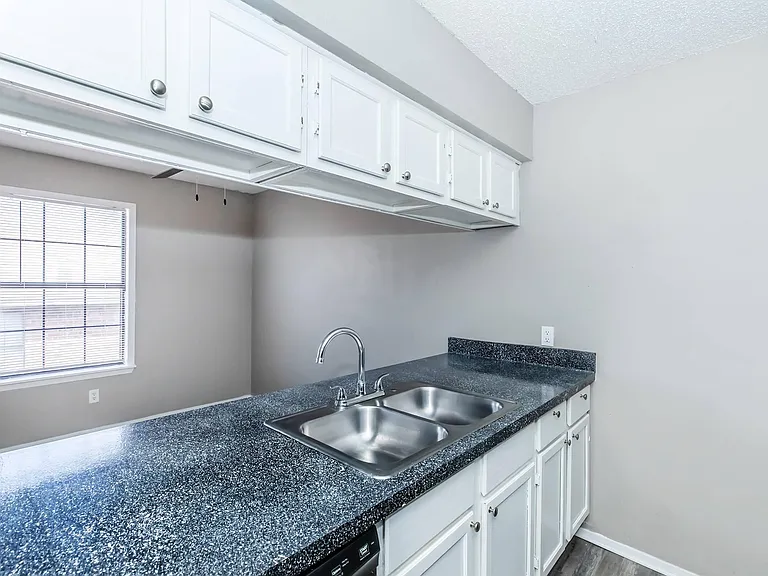 Cleburne Oaks — Photo 15