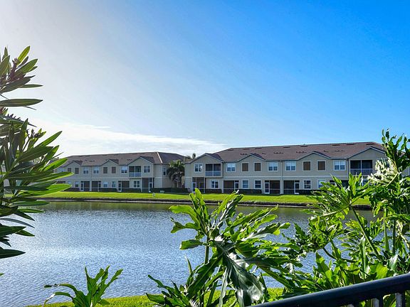 2nd image of 3778 Parkridge Cir #1