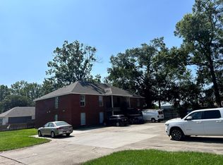 41005 Rustling Oak Dr, Prairieville, LA 70769