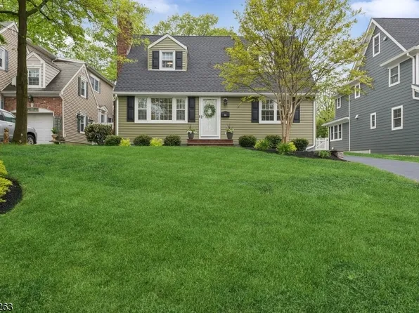 831 Harding St, Westfield Town, NJ 07090