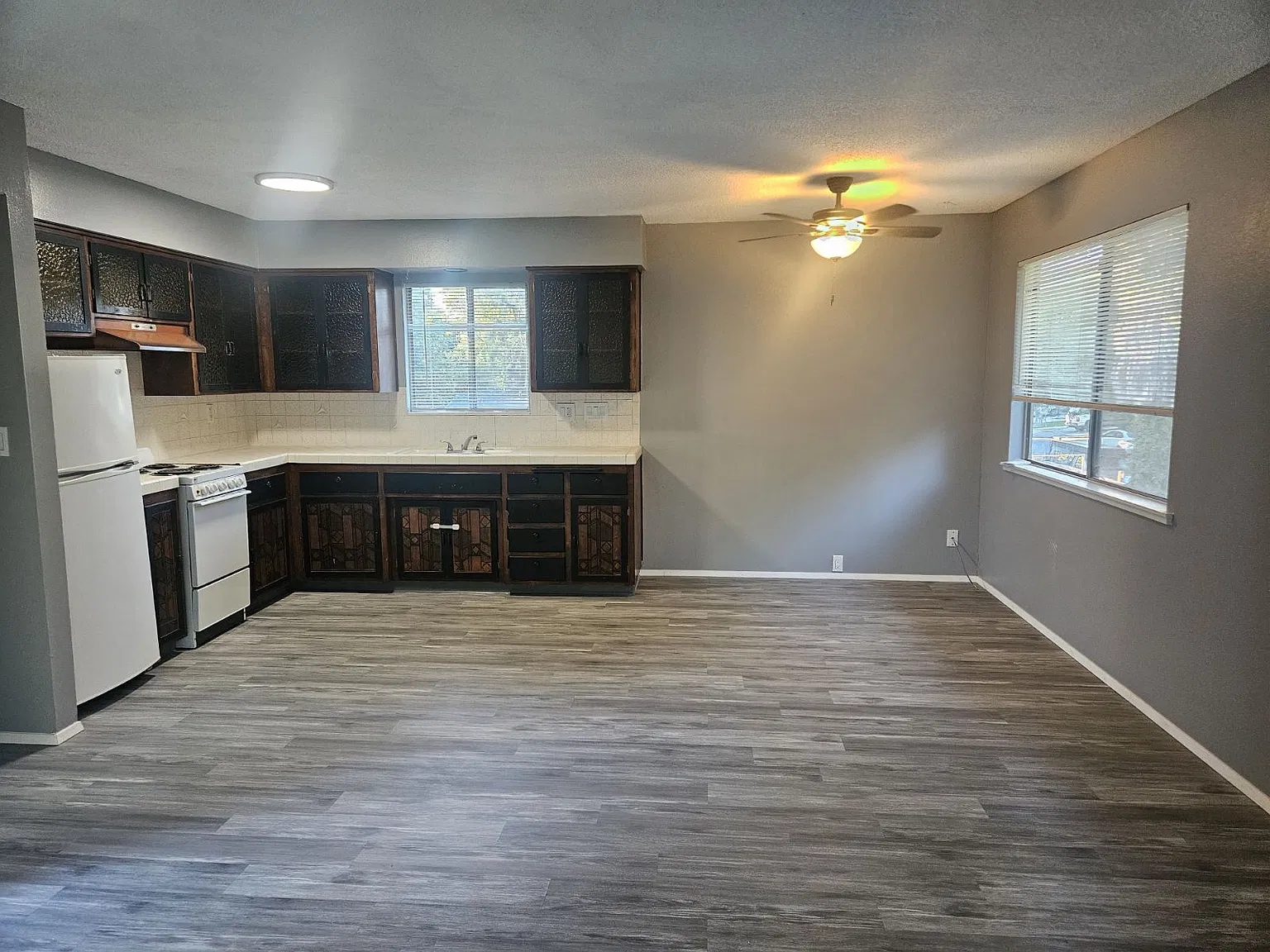 1 bed, $1,000 — Photo 2