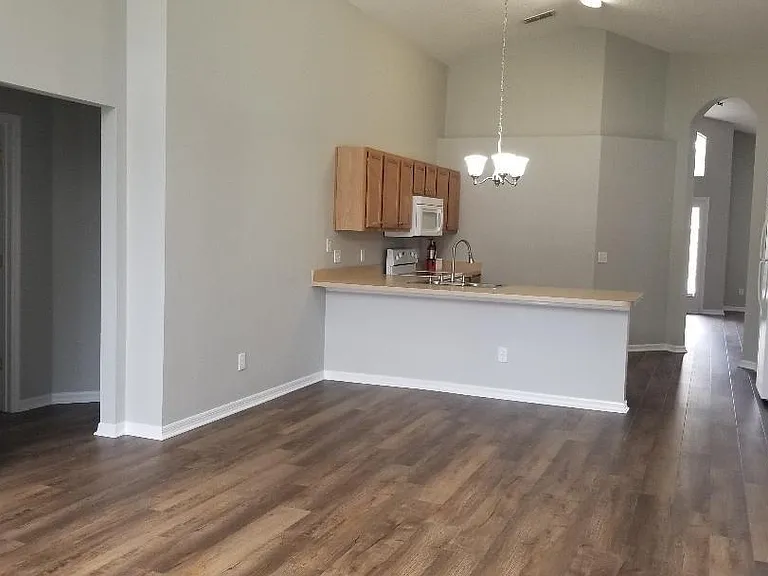 1020 Solana Cir — Photo 3