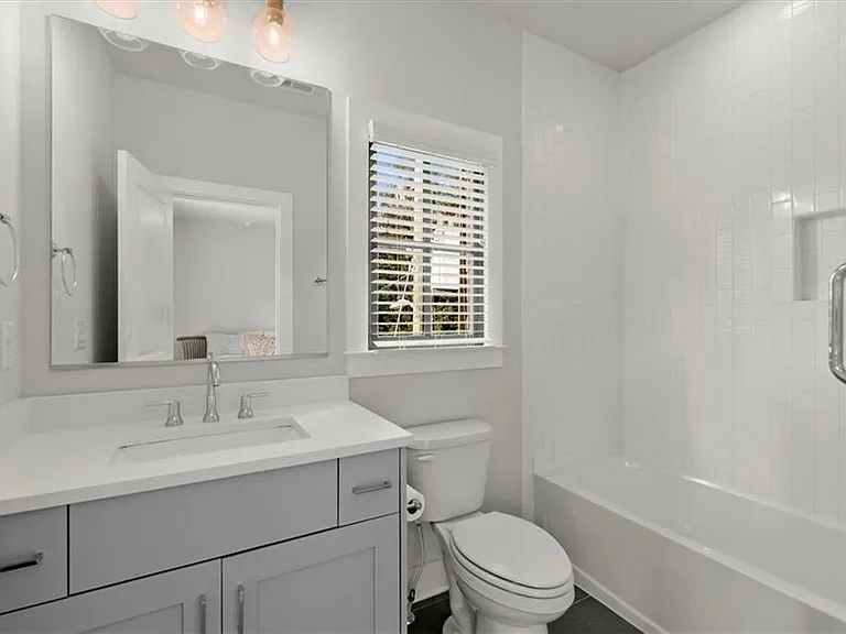 4001 Haverhill Dr NE — Photo 37