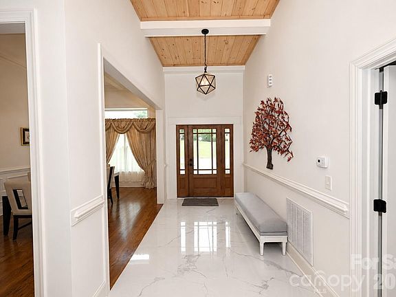 5th image of 3793 Sarazen Ct NE