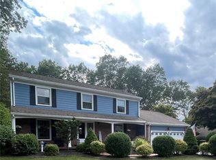 8 Winterberry Dr, Coventry, RI 02816