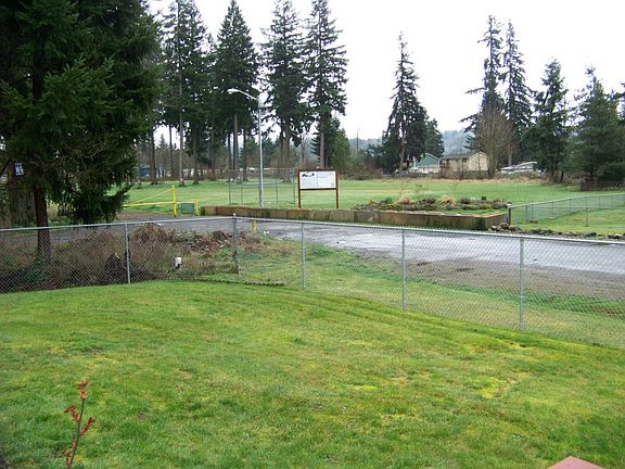 4th image of 12717 223rd Ave E