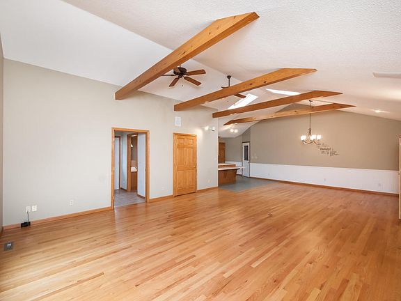 4th image of 5884 Creekview