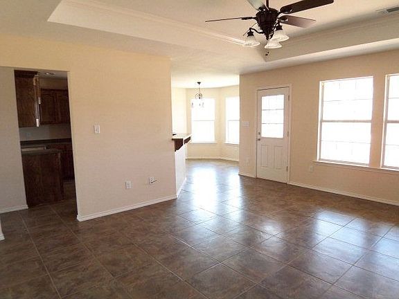 3rd image of 311 E Pecan Ave