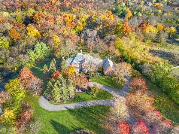 361 Ridge Rd, Barrington Hills, IL 60010