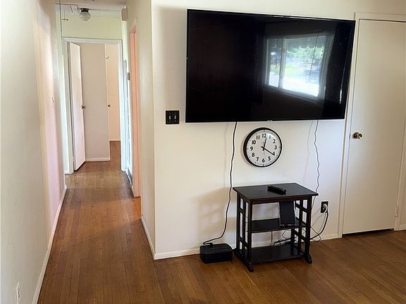 5th image of 80 Quinby Ln