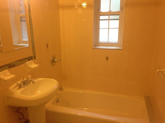 4th image of 14018 Burden Cres